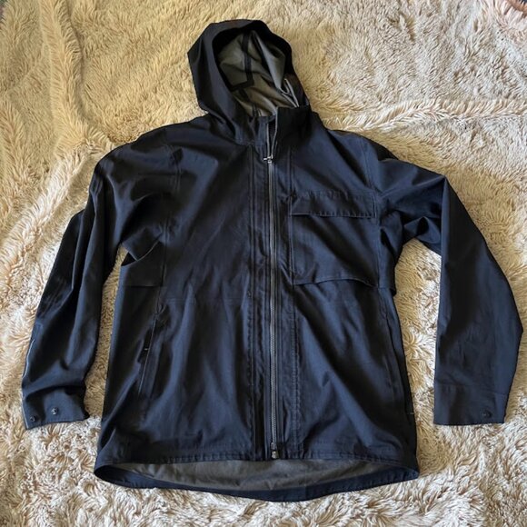 Lululemon Outpour StretchSeal Jacket Large